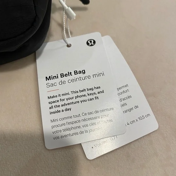 NWT! Lululemon MINI BELT BAG in Black - Picture 13 of 13